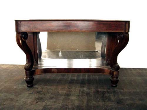 Large Classical New York Pier Table: