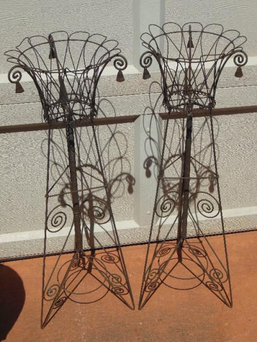 Wire Plant Stands.      Hold