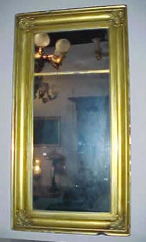 Gilt Ogee Mirror With Acanthus Leaves