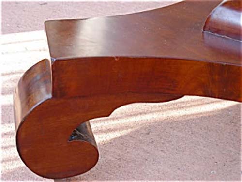 Am. Classical Mahogany Center Table