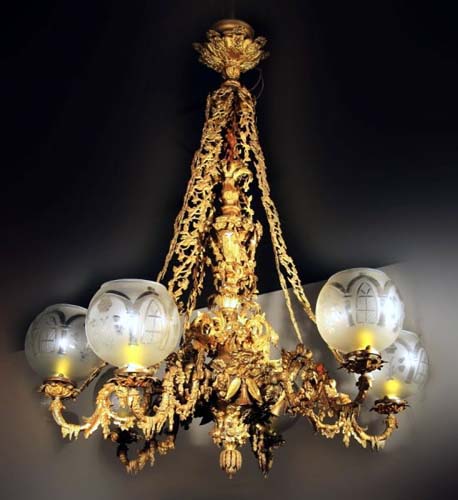 Am Rococo Revival Chand. with Chain